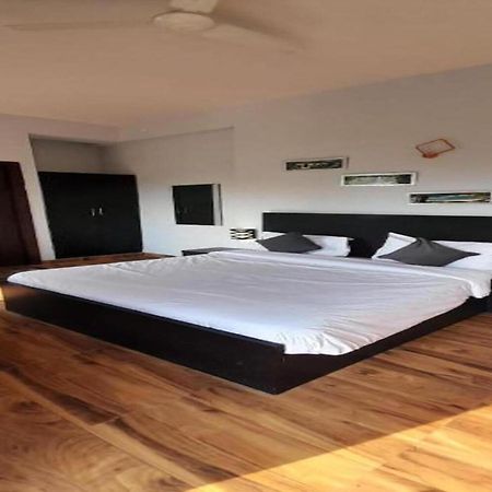 Vrindavan Dreams Hotel And Suites Exterior foto