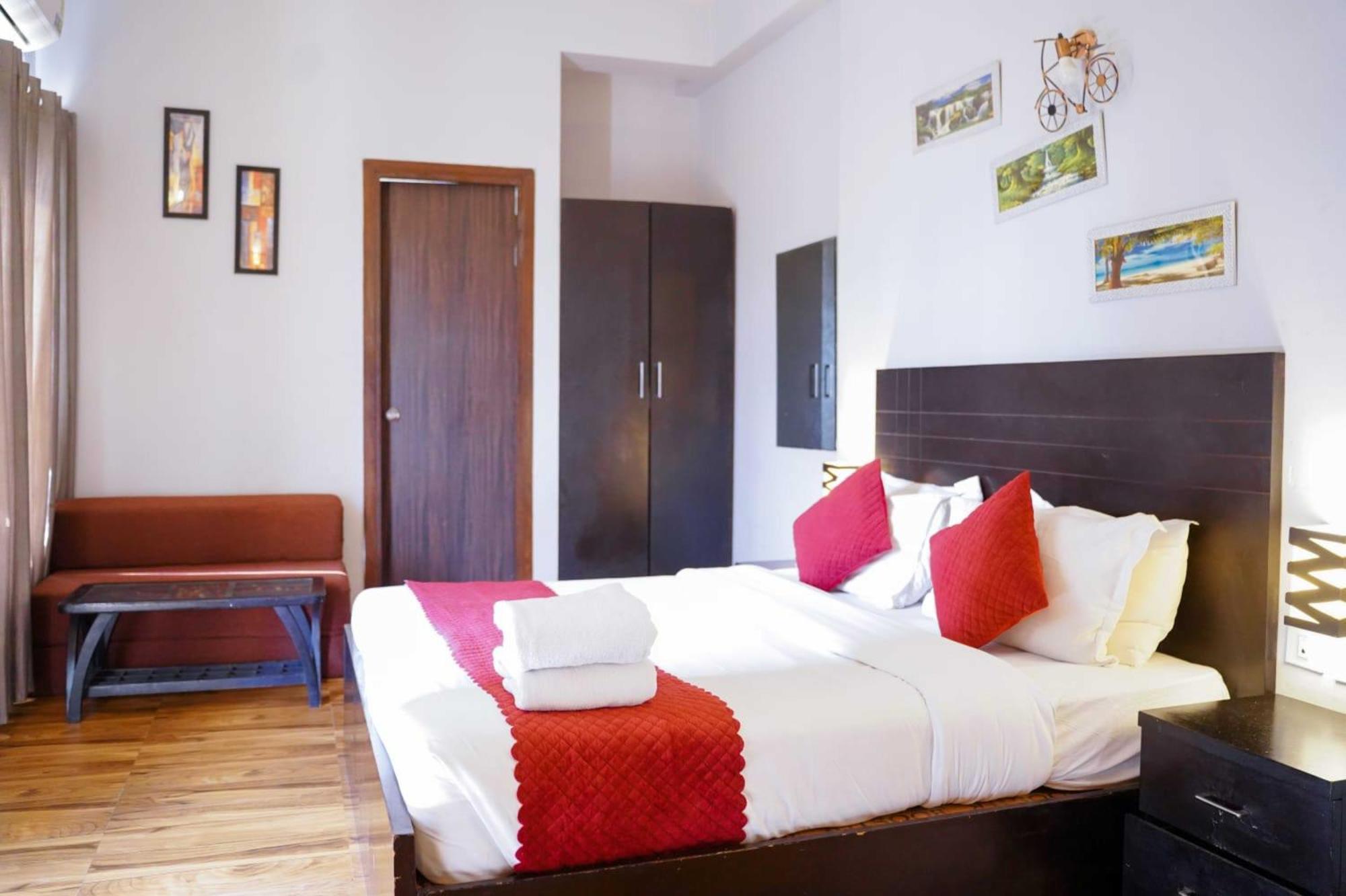 Vrindavan Dreams Hotel And Suites Exterior foto