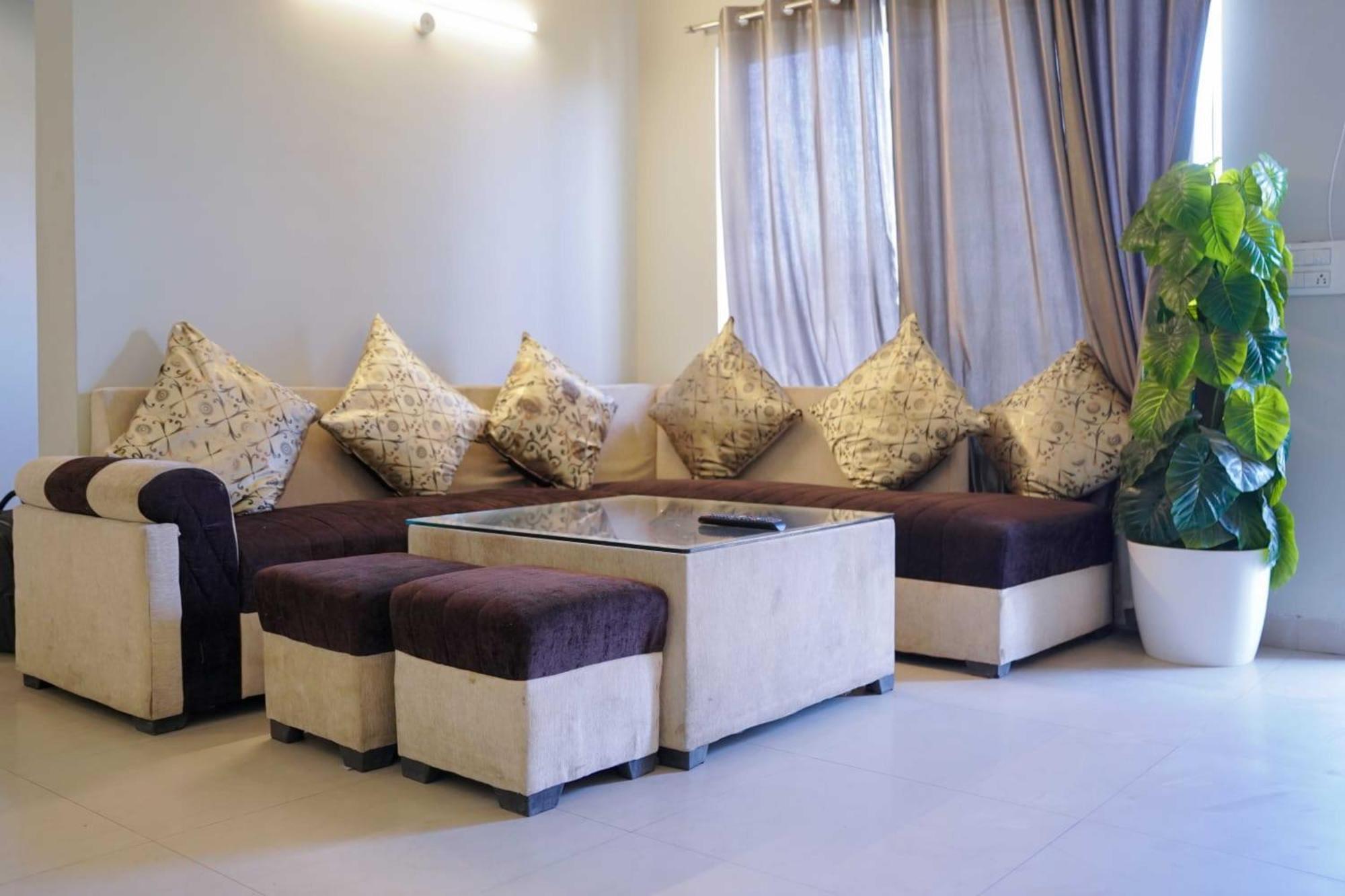 Vrindavan Dreams Hotel And Suites Exterior foto