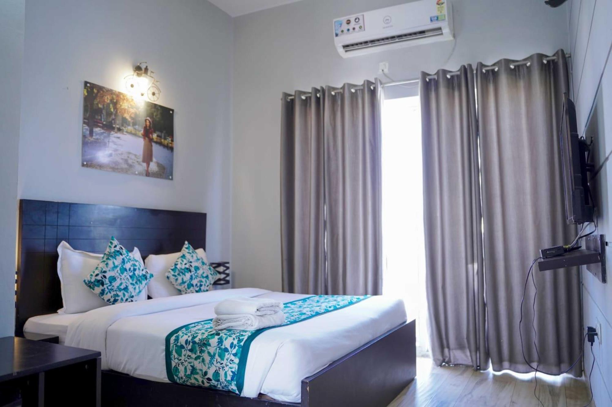 Vrindavan Dreams Hotel And Suites Exterior foto